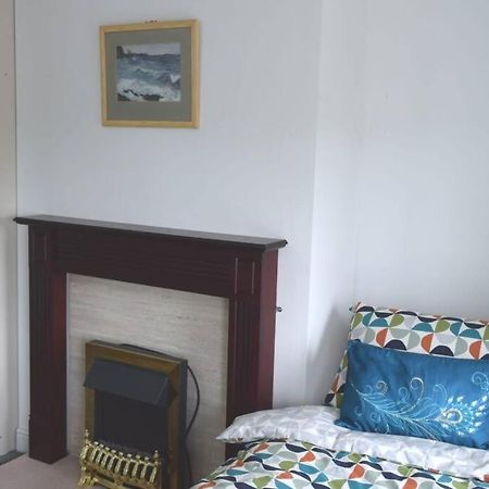 Dee View Villa Holywell  Buitenkant foto